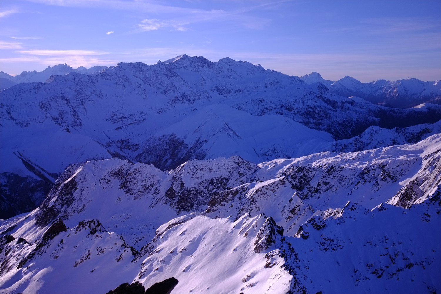 col de l'Amiante en bas, Grandes Rousses derrière, Meije au fond à gauche