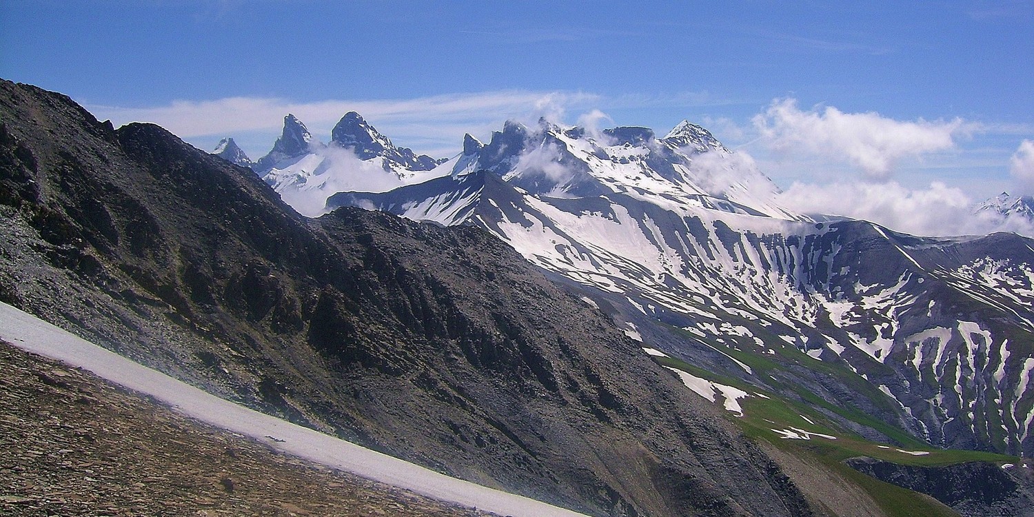 Les Aiguilles d'Arves font leur apparition