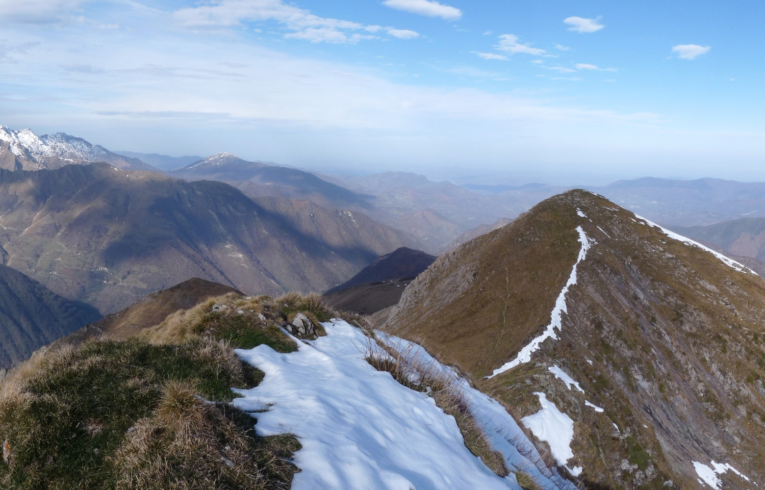 Crête vers le Pic de la Tese depuis le Cap de Mont Sain