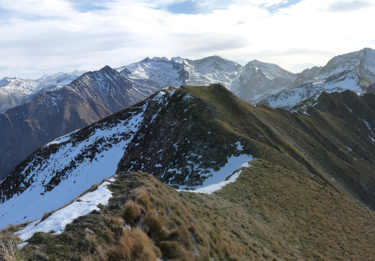 Crête vers le Pic de Soubirou depuis le Cap de Mont Sain