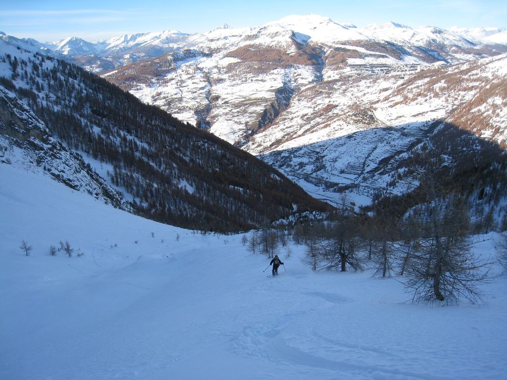 Descente en bonne neige poudreuse