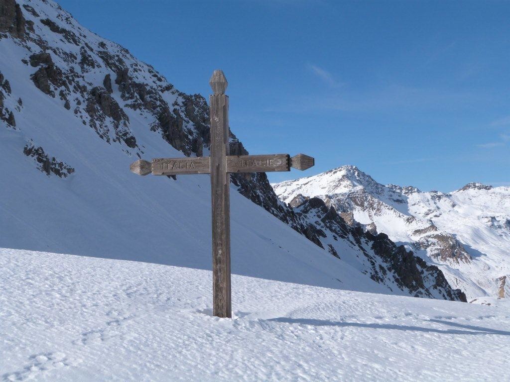 La croix au col
