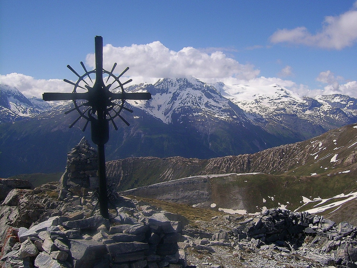 A la Pointe de Bellecombe, avec la Dent Parrachée dans les nuages