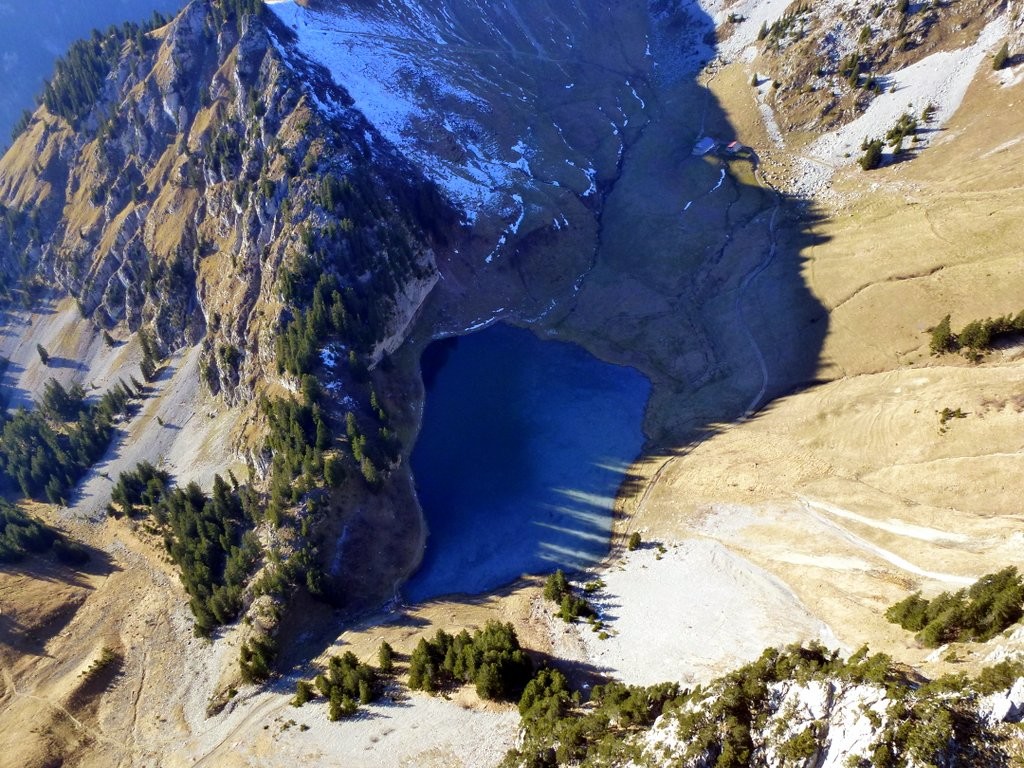 Lac d'Arvoin déjà gelé