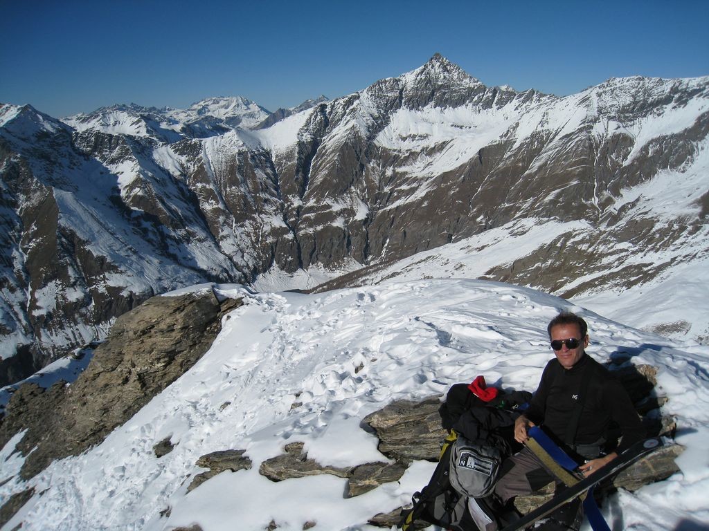 Au sommet de la Tête Pierre Muret, Aiguille de Scolette