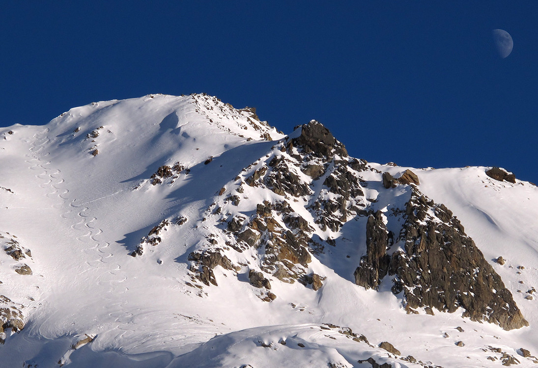 Piz Ursera; tracce con luna...