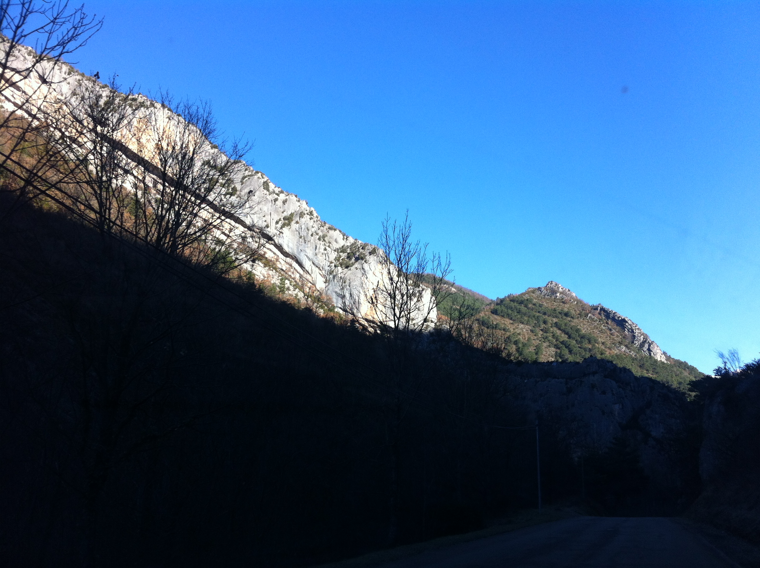 vue sur le secteur à gauche du ruisseau