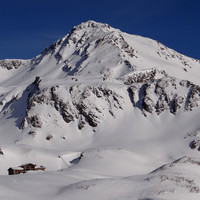 Le mont Fallère avec au pied le nouveau refuge