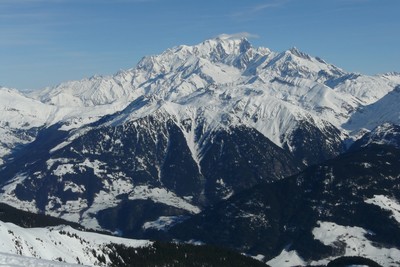 Montagne d'Outray sur fond de Mont Blanc