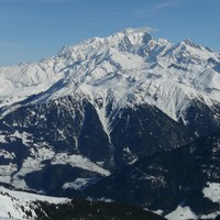 Montagne d'Outray sur fond de Mont Blanc