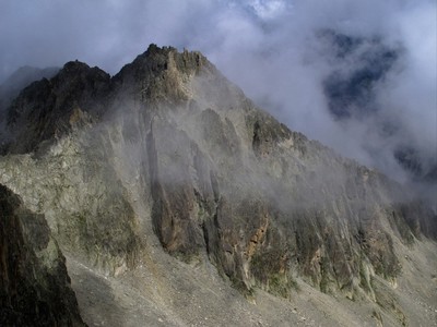 L'aiguille de la Cabane vue depuis l'aiguille d'Arpette L'aiguille de la Cabane vue depuis l'aiguille d'Arpette