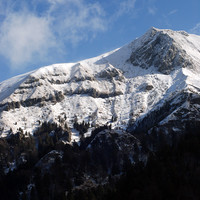 la face SO et ses 2 barres, assez peu enneigées comme d'hab