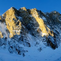Face N des Grandes Jorasses au petit matin