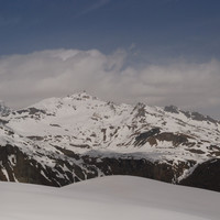 Vista verso il Piz Surparè 3078m  dai tracciati bianchi di Bivio