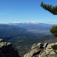 Vue sur le Canigou depuis le roc