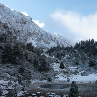 Depuis l'Estany de Planes, le Roc del Boc et sa face W le Malaza