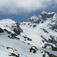 La cabane de Béranne et le Pic de Pian en arrière plan