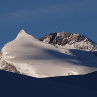 Punta Nordend 4609m e Dufour 4633m visti da N  durante la salita all'Alphubel dalla Taschhutte 