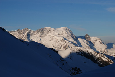 Il versante N dei Breithorn durante la salita all'Alphubel dalla Taschhutte 2701m Il versante N dei Breithorn durante la salita all'Alphubel dalla Taschhutte 2701m
