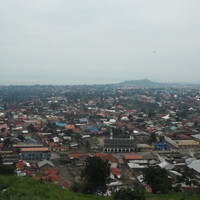 Vue de Gisenyi et Goma depuis la falaise.