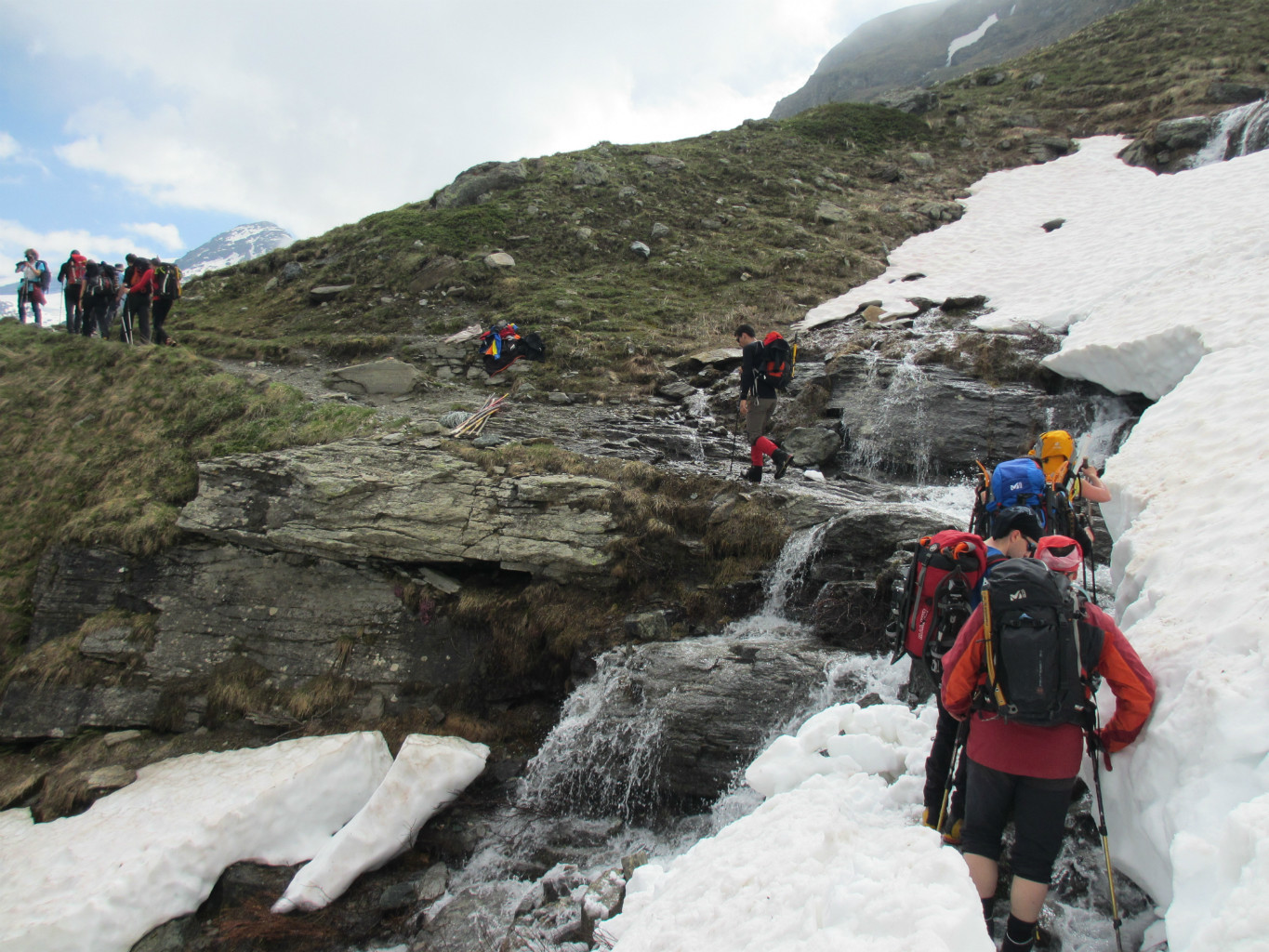 Montée au refuge: des passages encore bien enneigés
