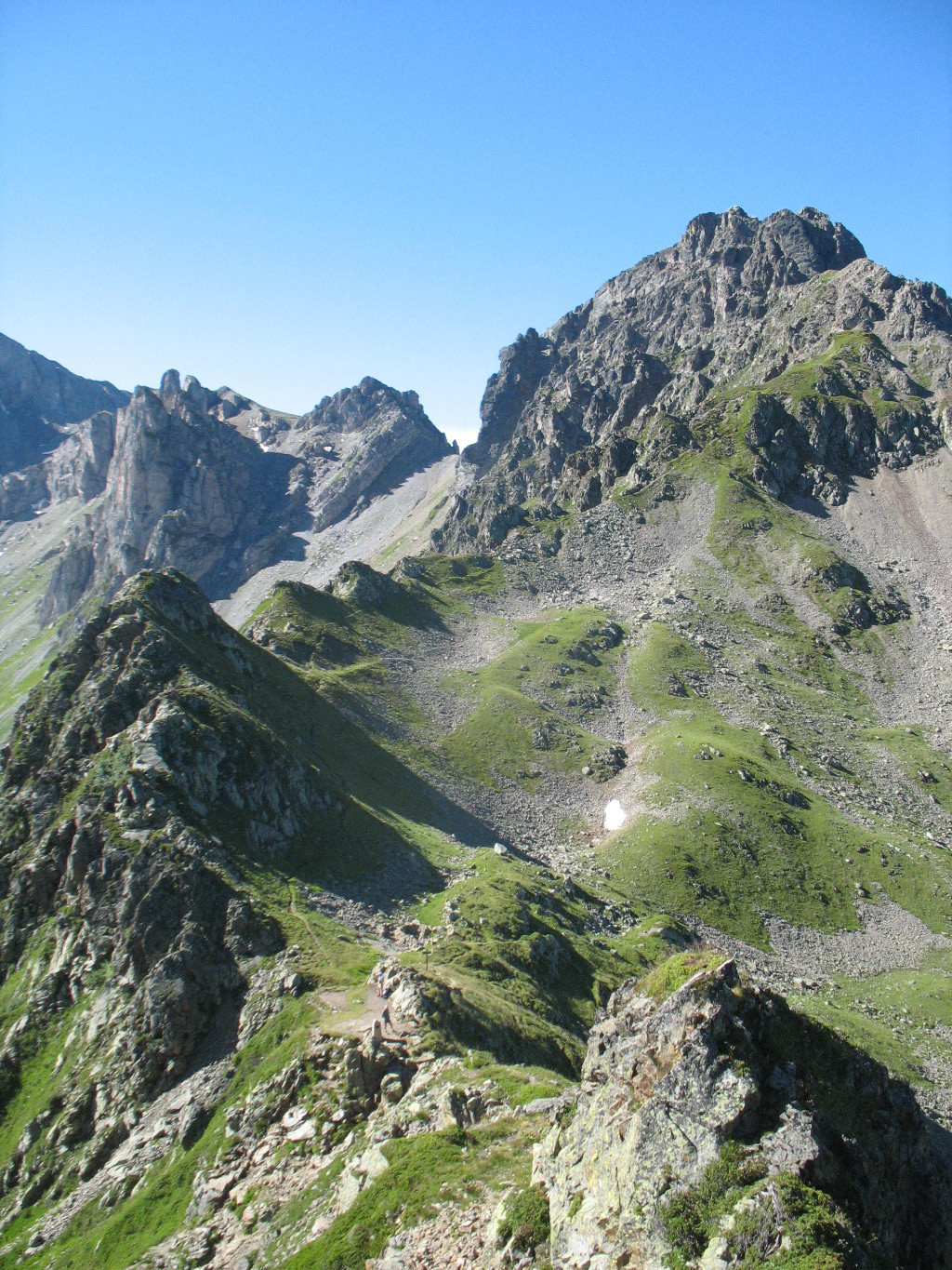 Col de la fenêtre en bas, Tête de la Cicle à droite