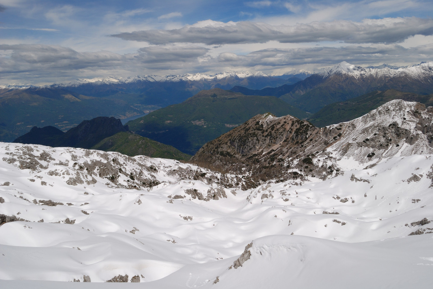 Parte della discesa sul versante N del Grignone verso il rifugio Bogani