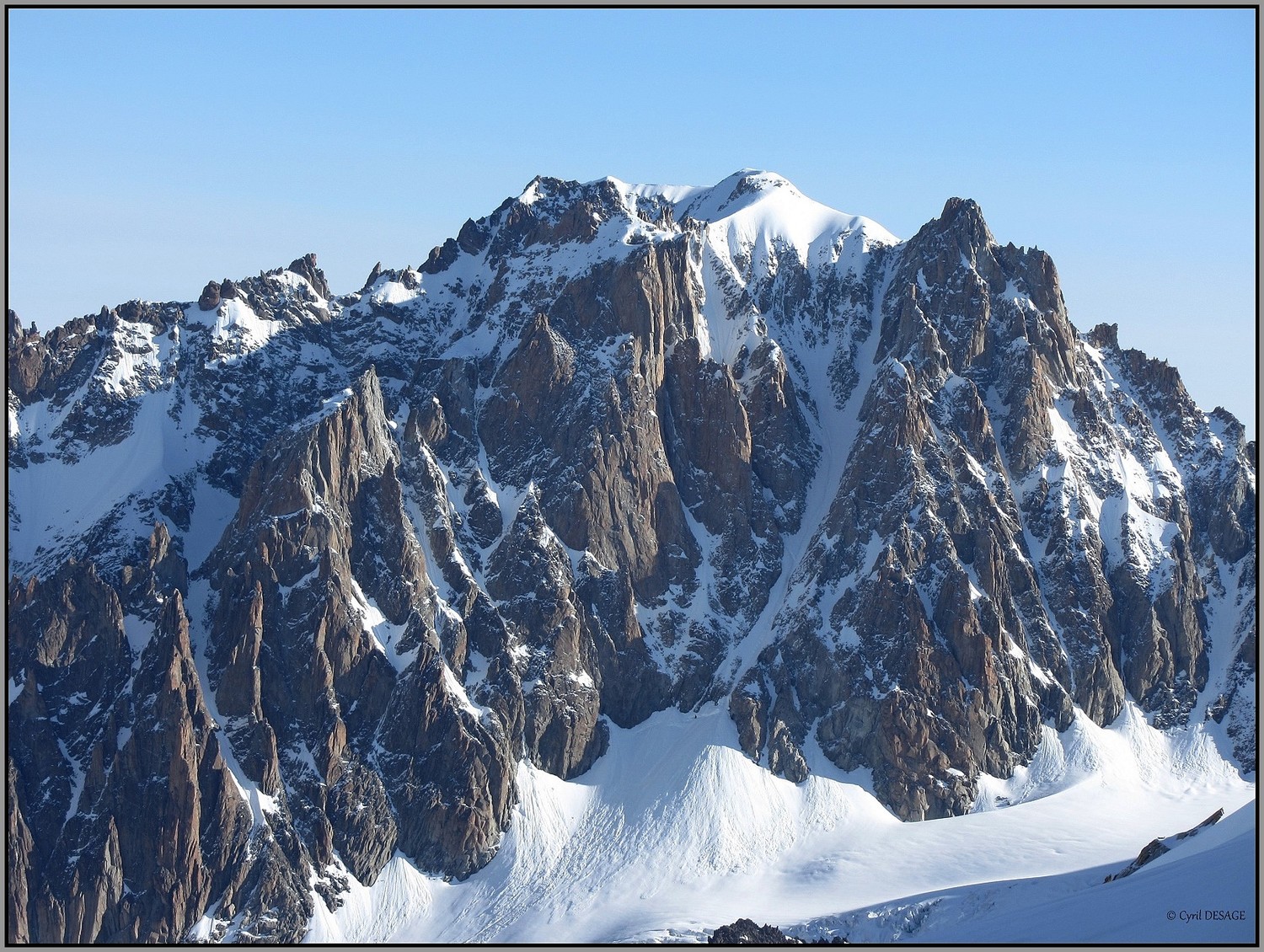 Vue sur le couloir en Y de l'Aiguille d'Argentière