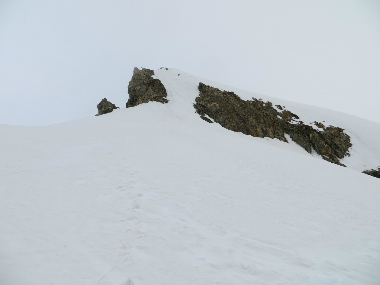 section rocheuse, en neige ajd