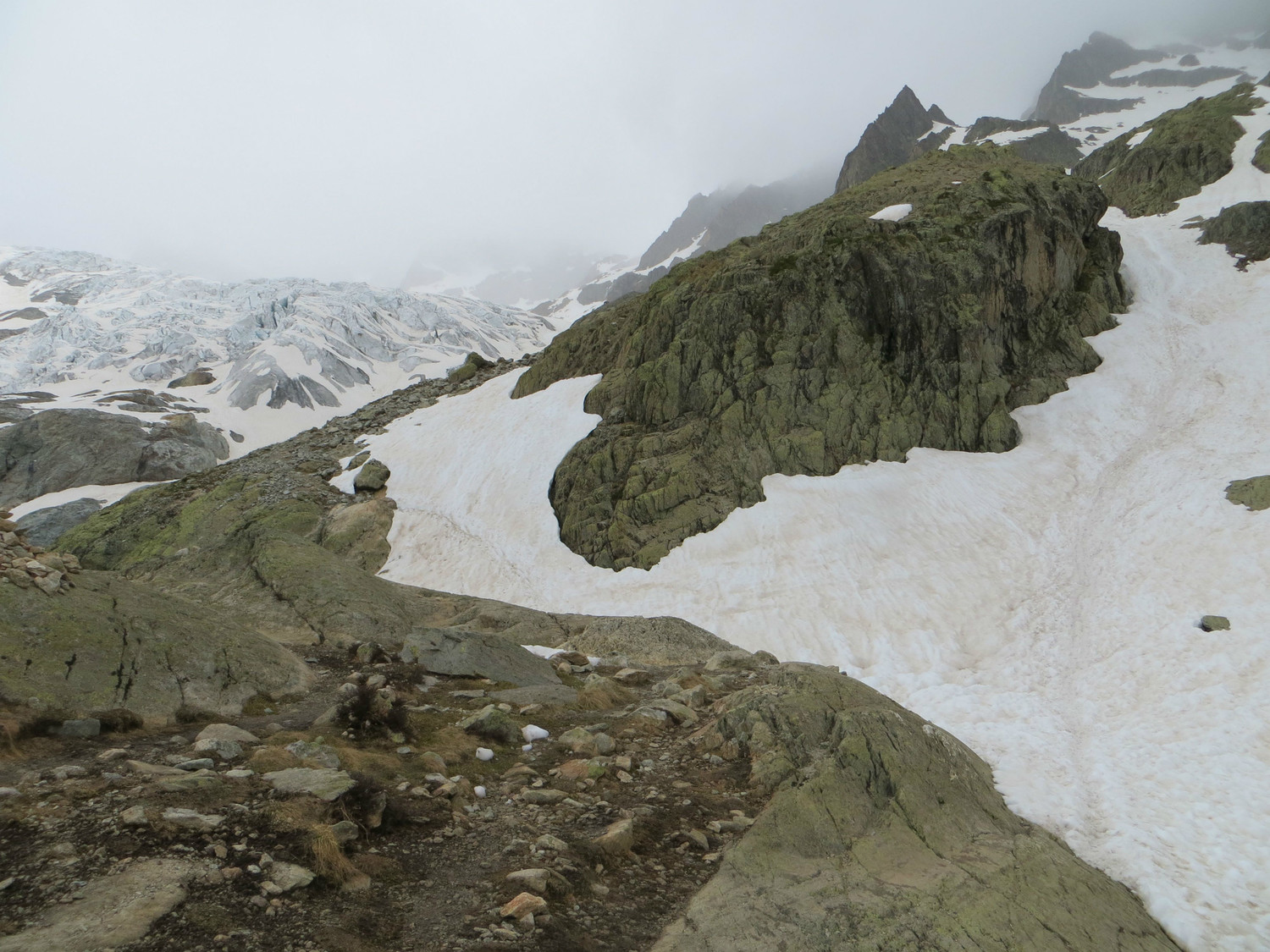 au niveau du refuge du glacier blanc, déssauchage des crampons