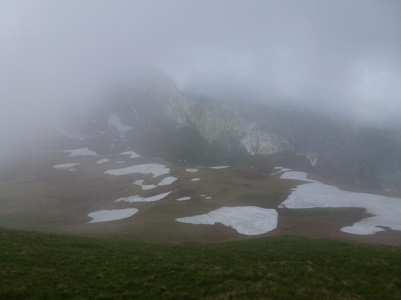 Quelques îlots neigeux