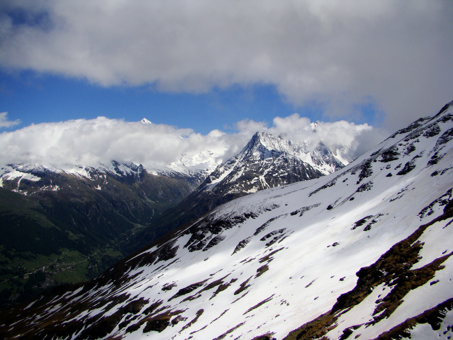 Encore beaucoup de neige en versant nord