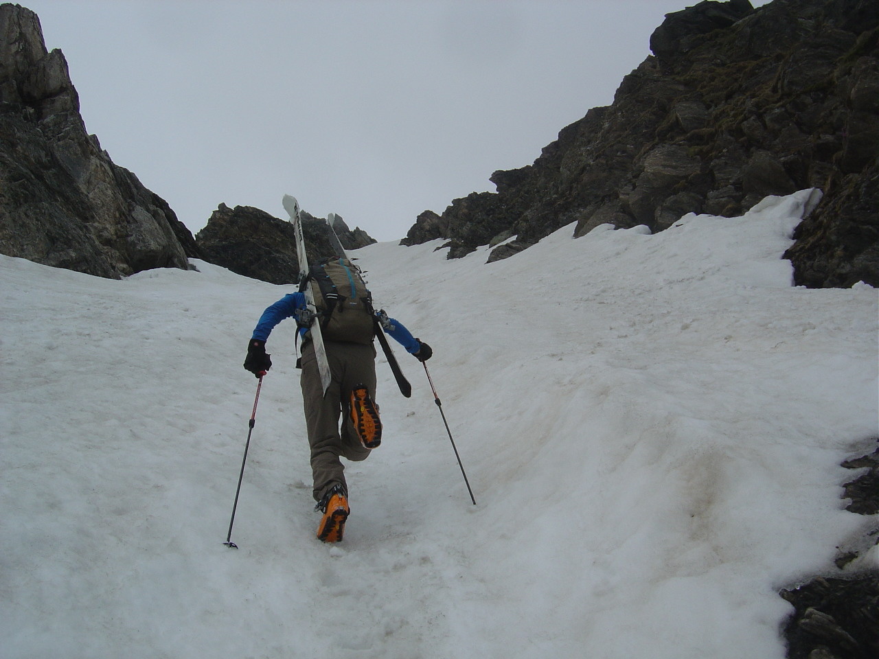 Remontée par le couloir voisin