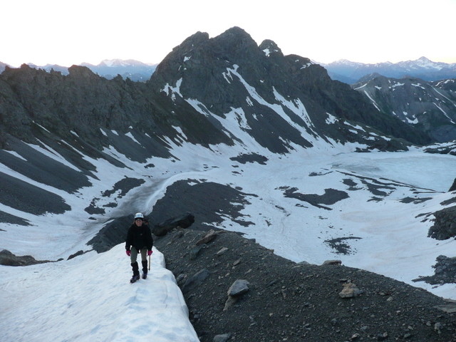 Pic du Rif, moraine d'accès au glacier.