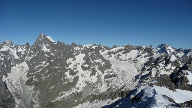 Pic du Rif, vu sur le glacier blanc.