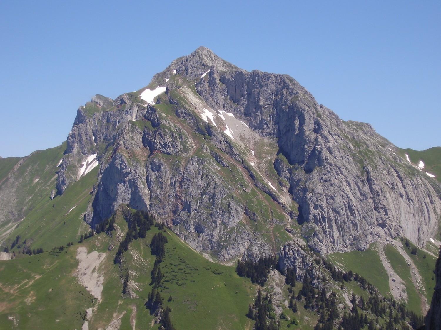 Les Cornettes : encore un névé délicat au sommet du couloir