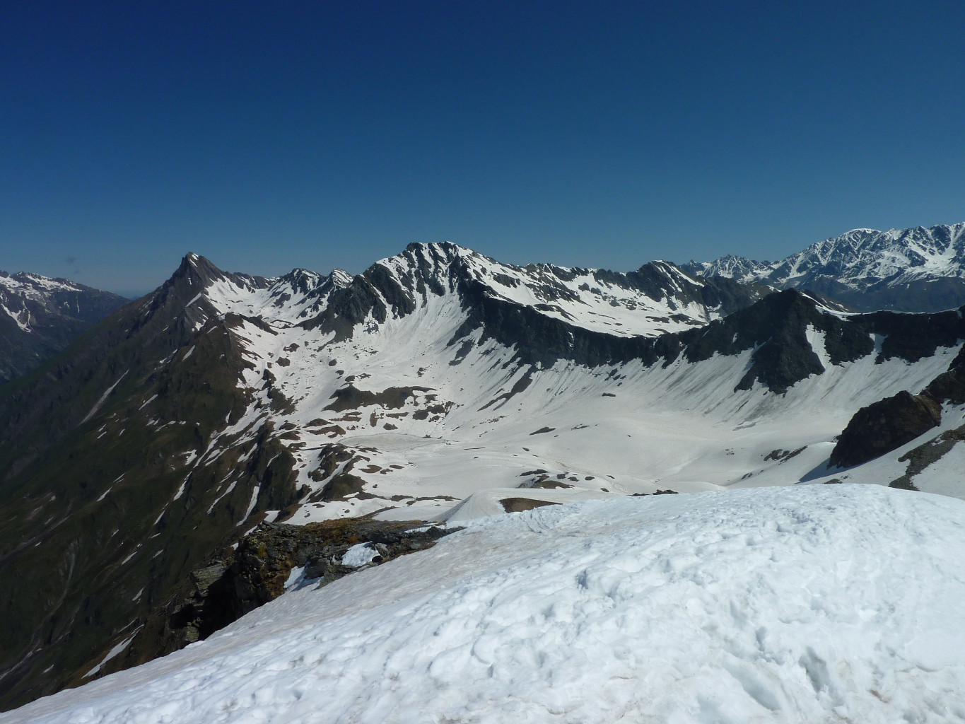 Les lacs de fenêtres encore bien pris par les glaces
