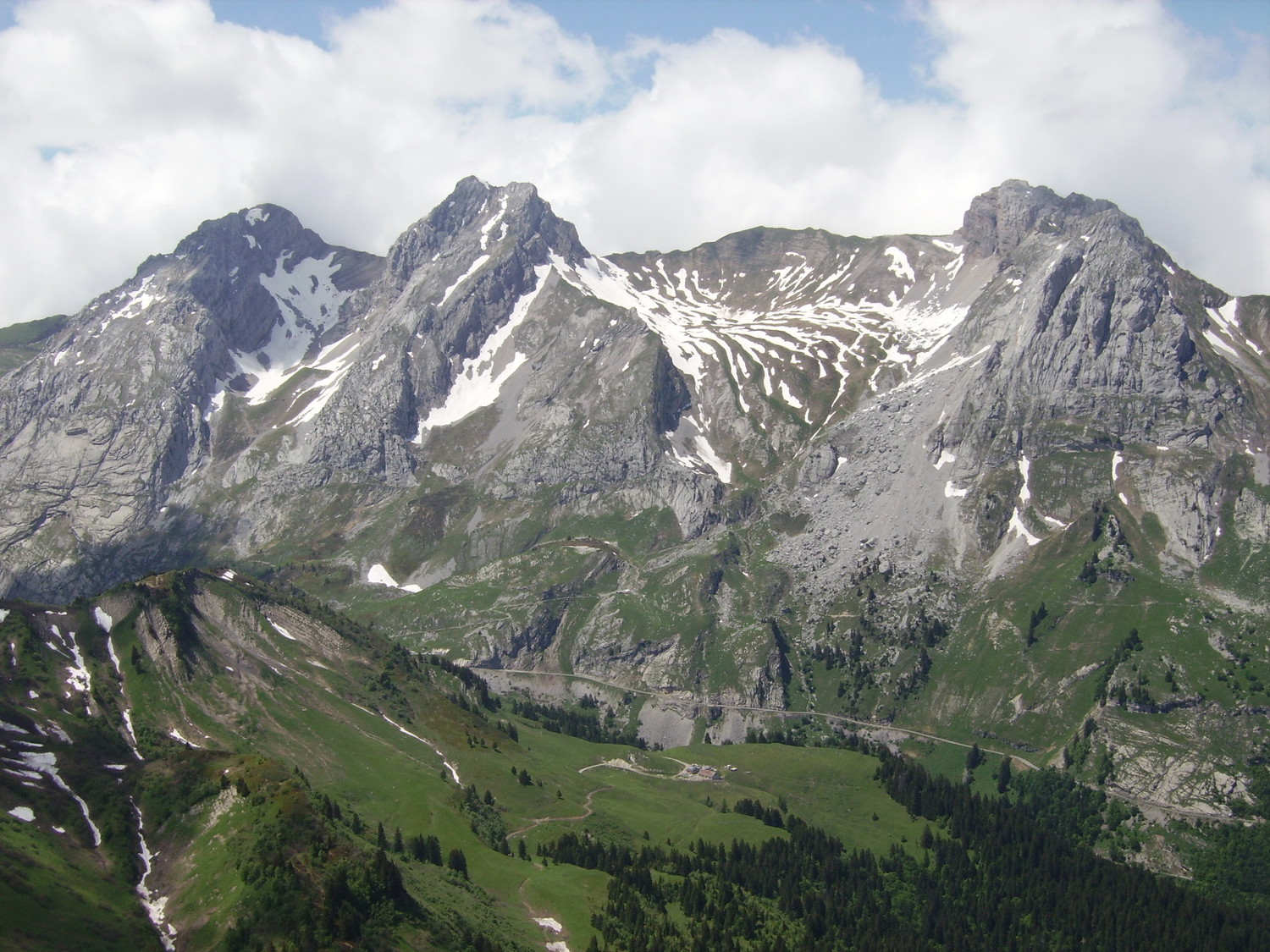 Jallouvre, Pointe Blanche & Dzérat: les montagnes de la foule