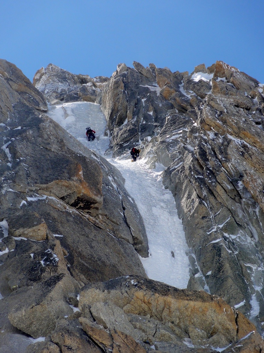 Cordées dans les longueurs du haut