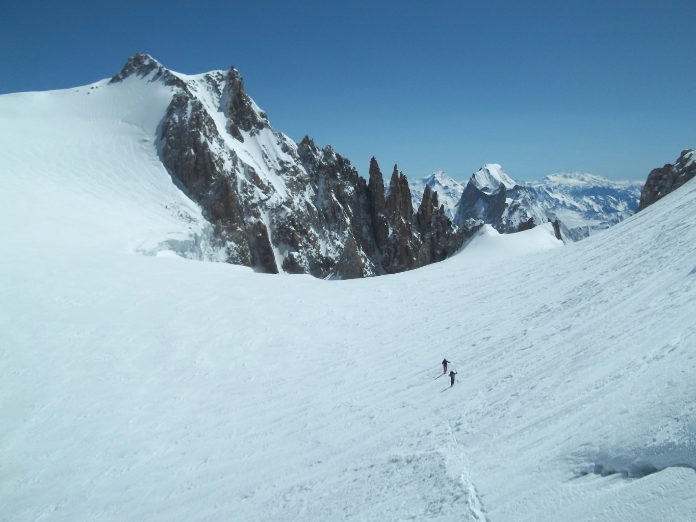 On débute la face du Maudit, vue vers le Tacul