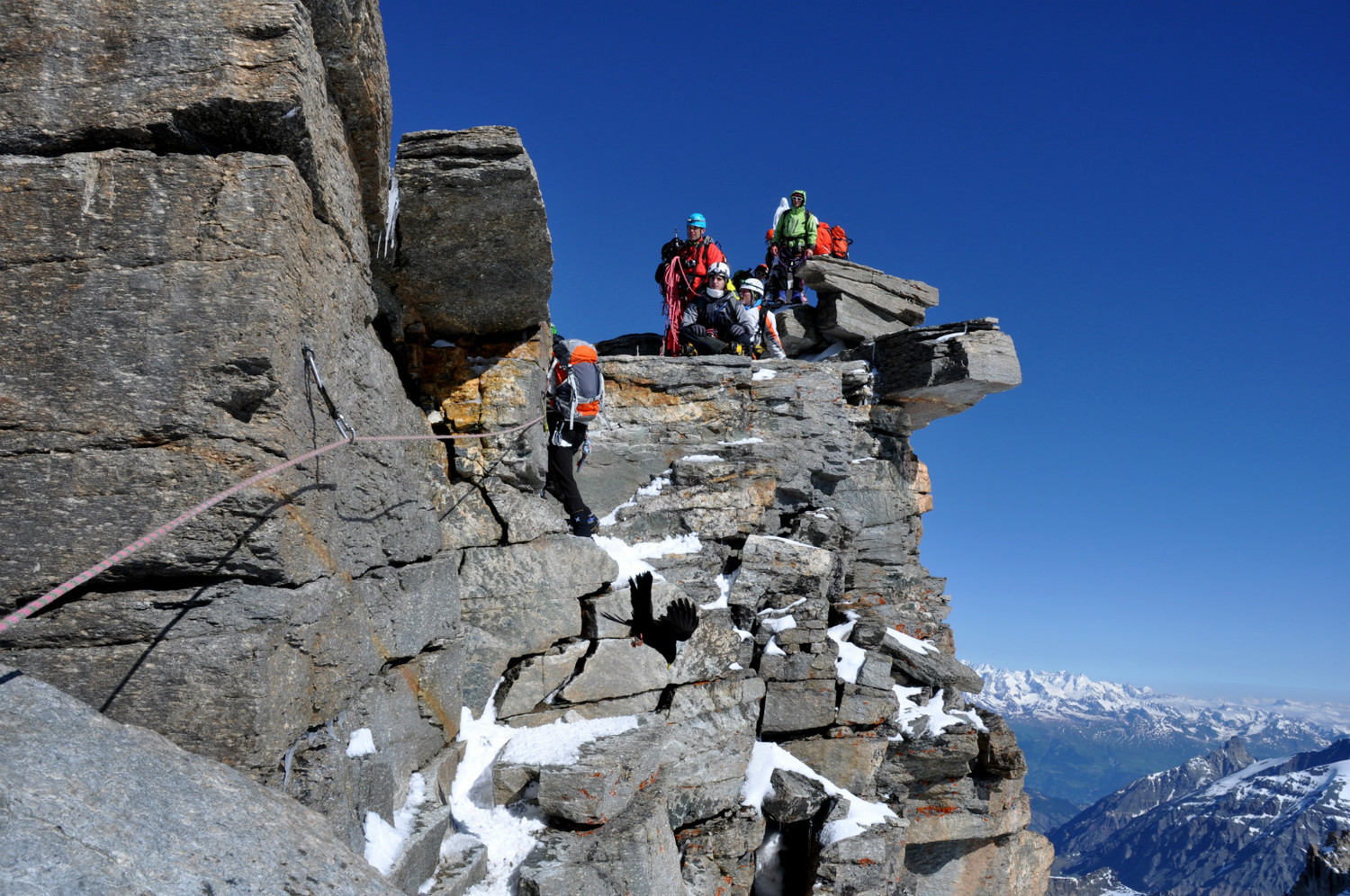 Gran Paradiso - Via normale : ... the joy of reaching the Paradise (!) keeps most people happy, friendly and polite though !
