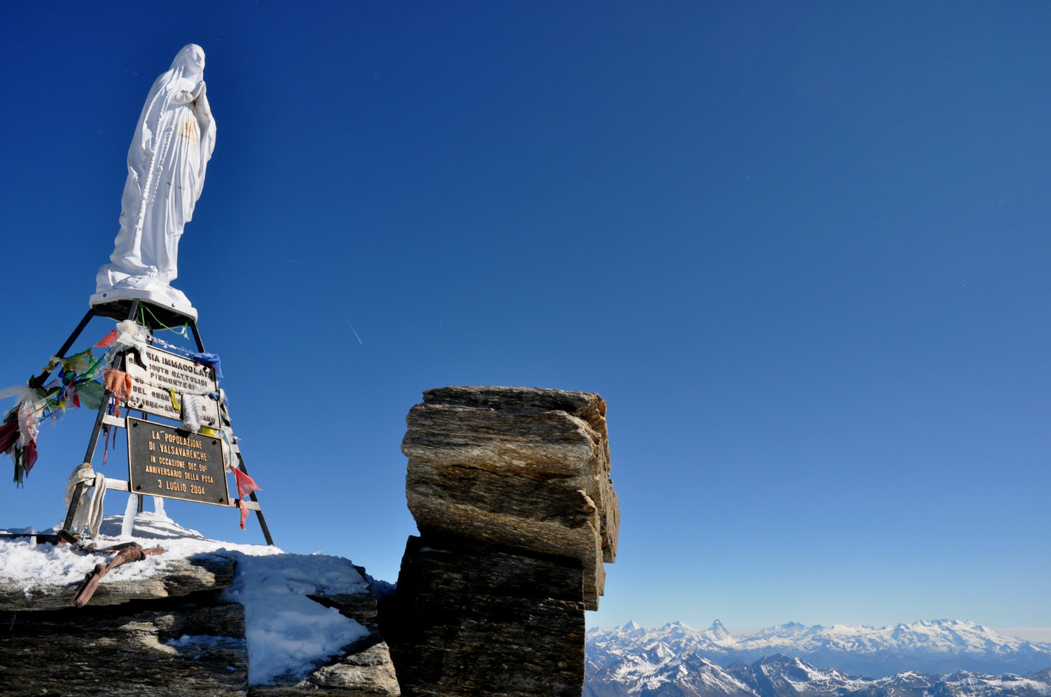 Gran Paradiso - Via normale : view towards Valais