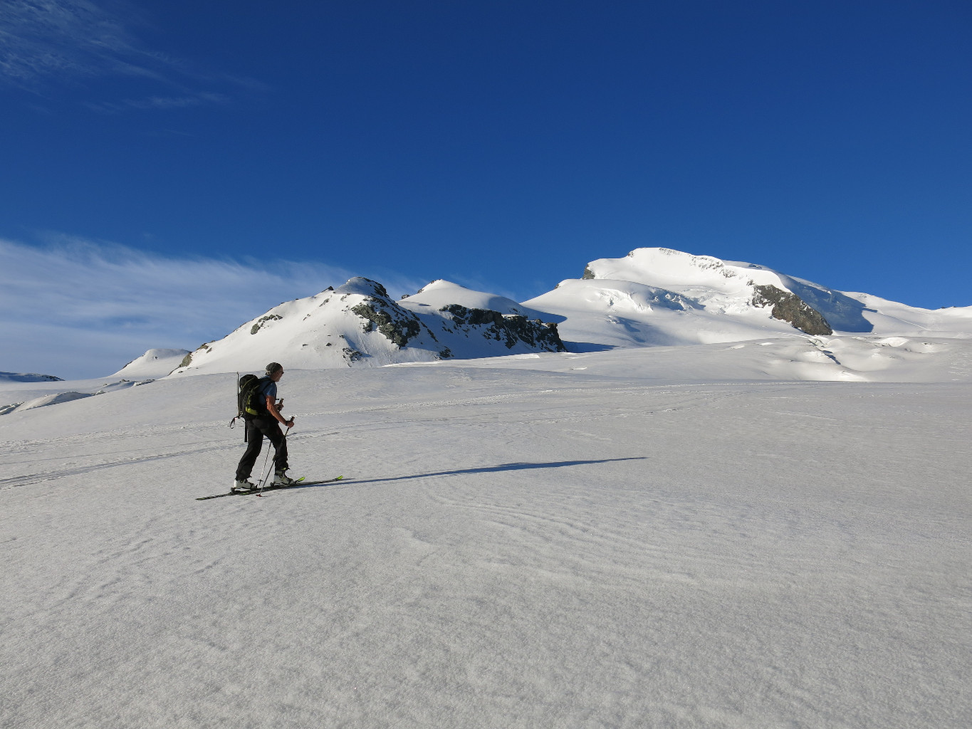 Ciel limpide en montant au Strahlhorn