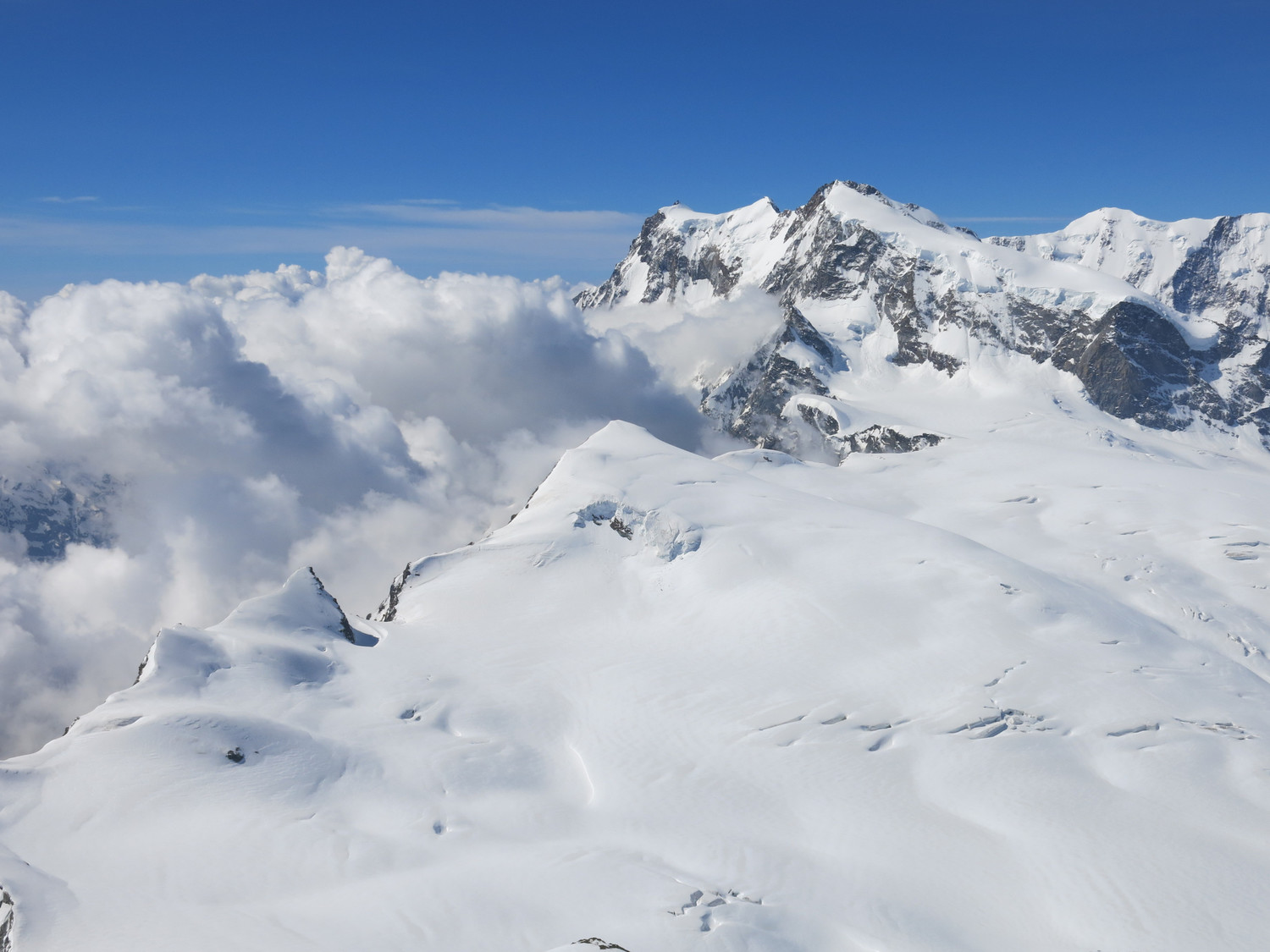 Les cumulus sont repoussés par le vent d'Ouest