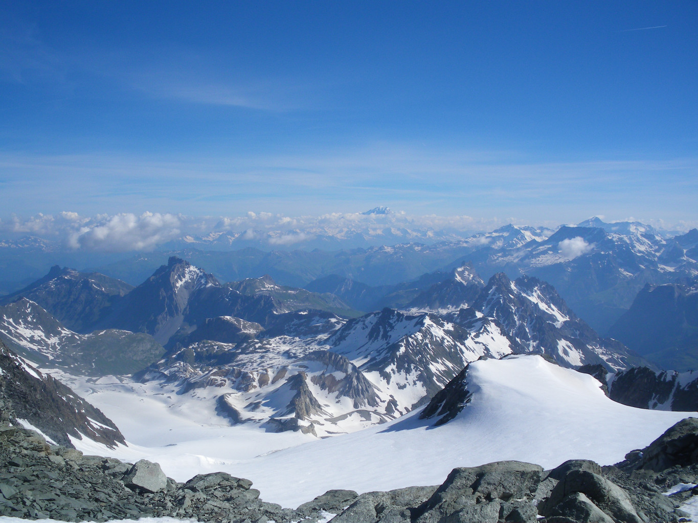 Le Mont Blanc est loin, pas l'habitude!