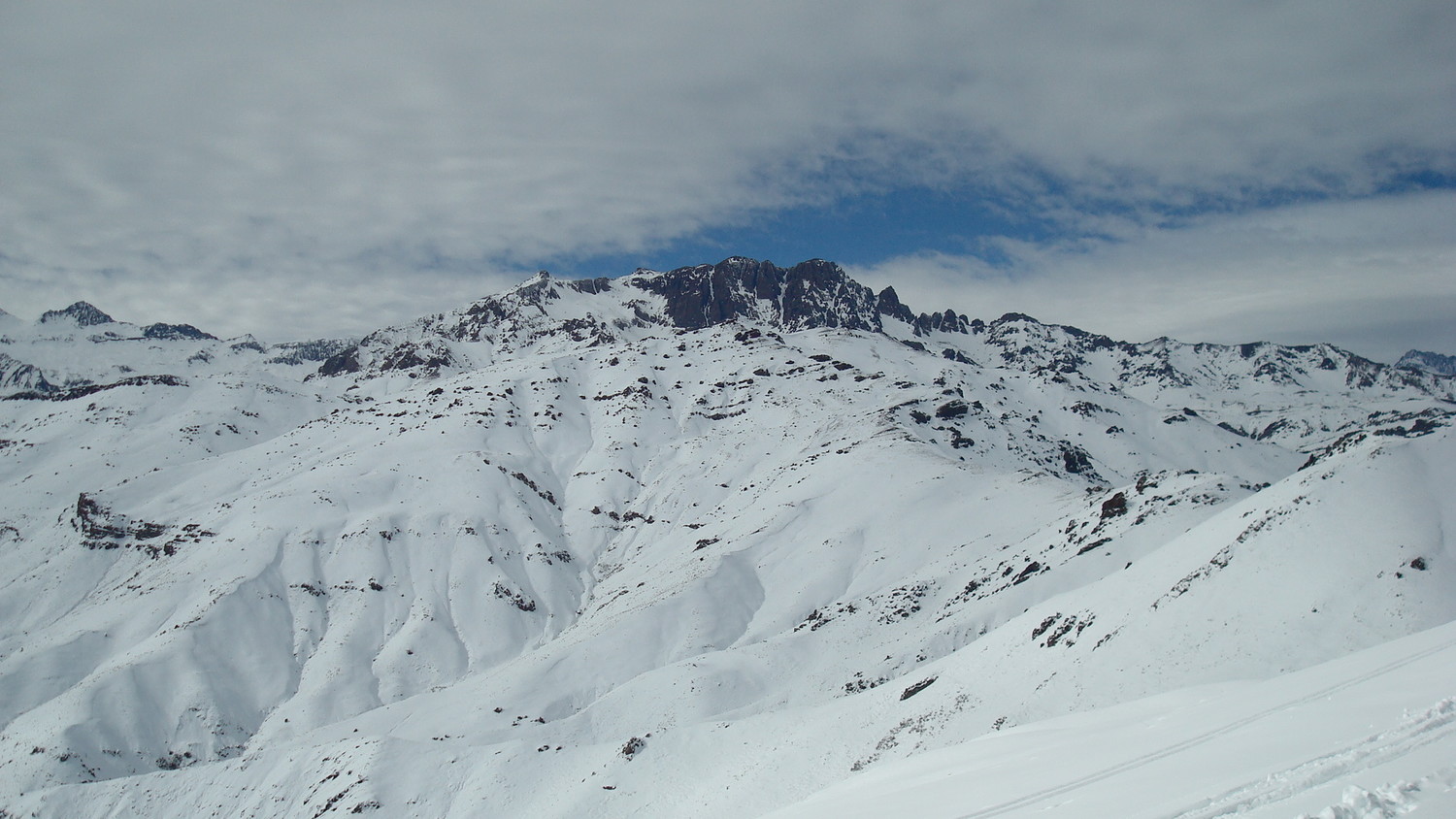 D'après Fritz, le couloir central est skiable