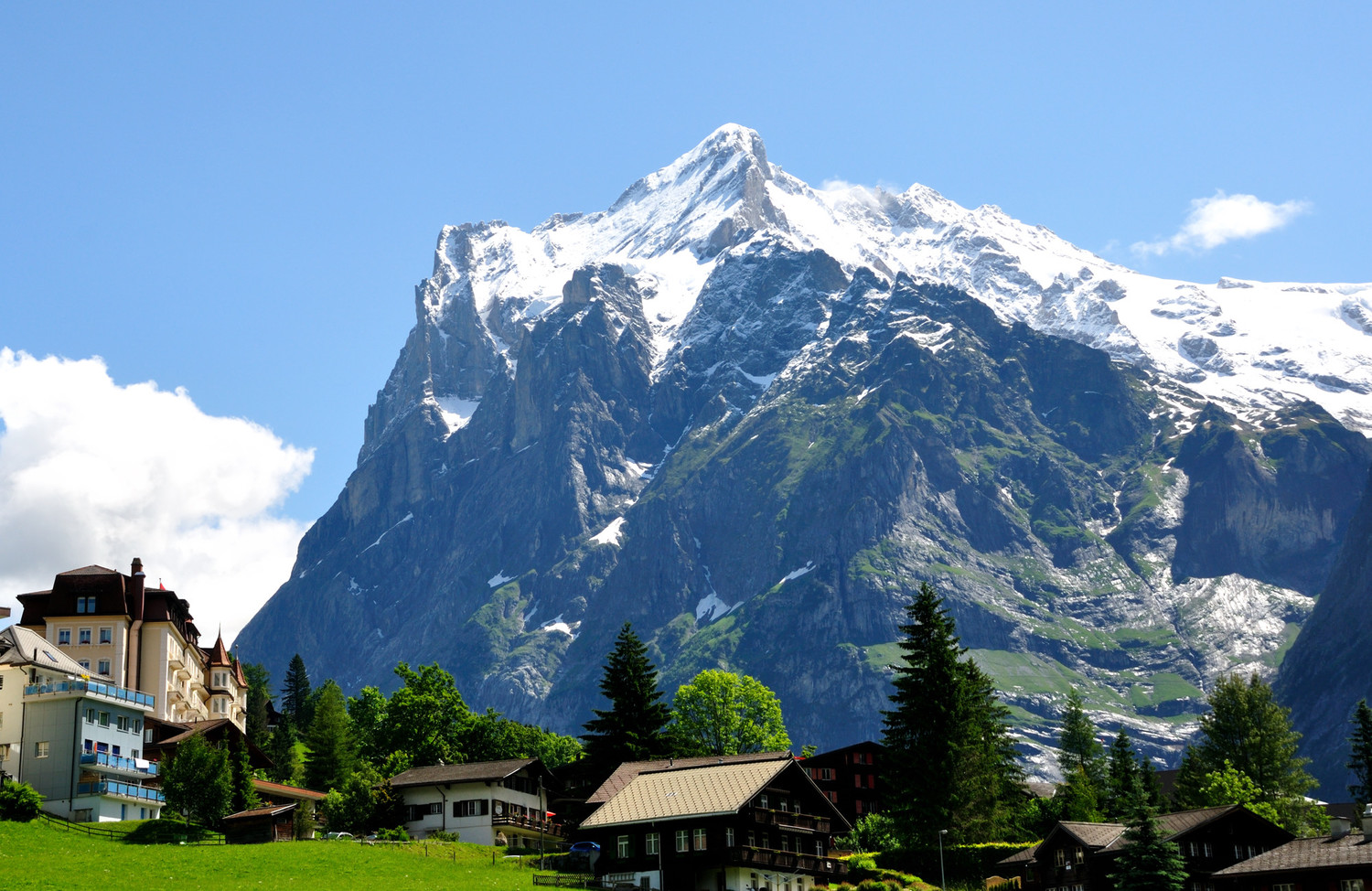 Wetterhorn (3692m) vu de Grindelwald