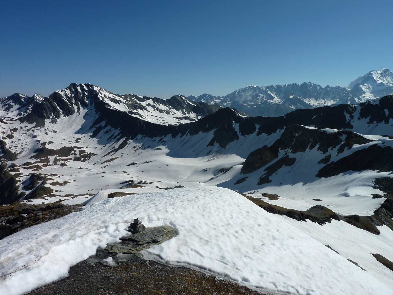 Vue en direction des lacs de Fenêtre, Mont Telliers au fond