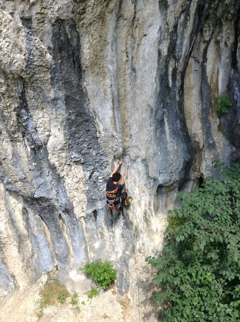 Antoine dans "Plus dure sera la chute" 8a+