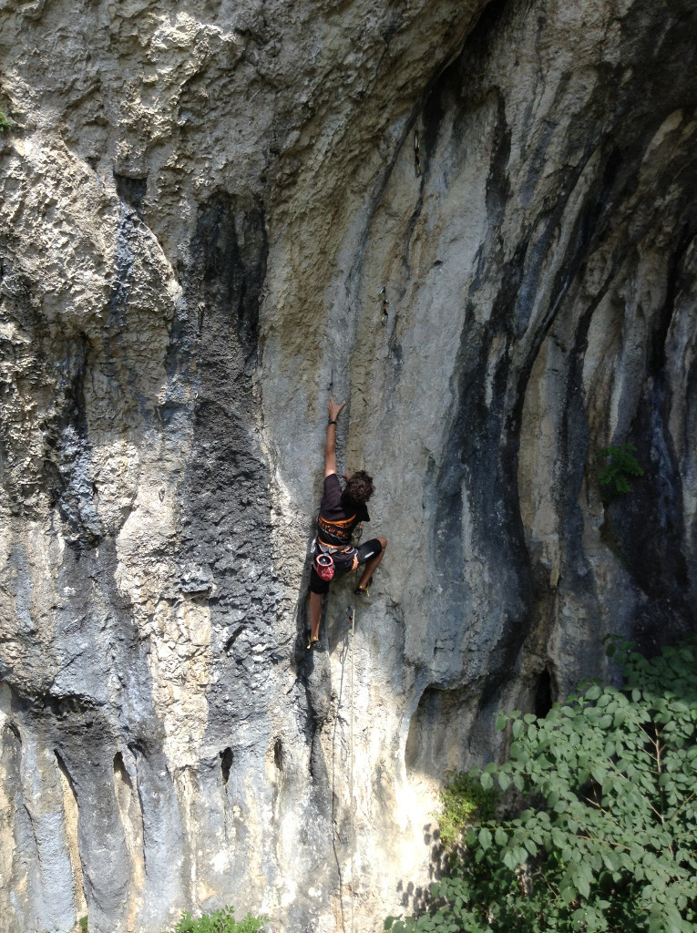Antoine dans "Plus dure sera la chute" 8a+